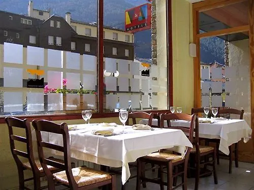 מלון אנקמפ Hermus Centre Vila אנדורה