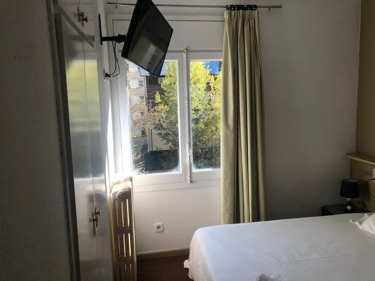 Hermus Centre Vila Hotel Encamp